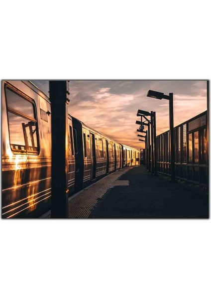Gün Batımını Yansıtan Tren Kanvas Tablo