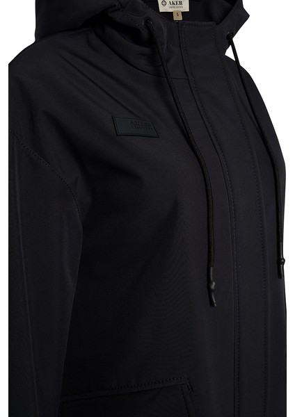 Kapüşonlu Softshell Mont