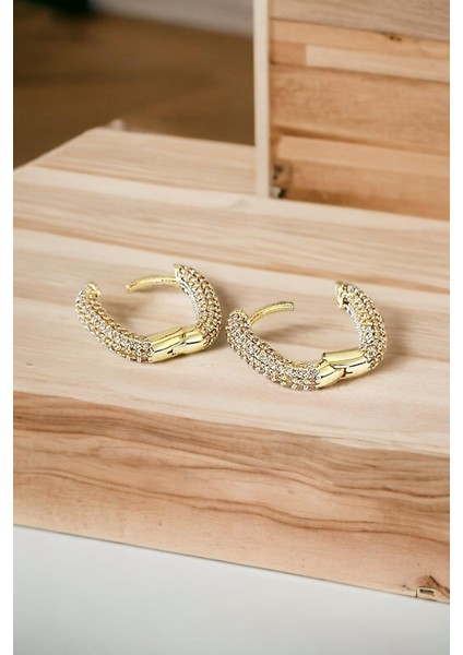 Zirkon Taşlı Altın Kare Küpe | Anti-Alerjik ve Kararmaz