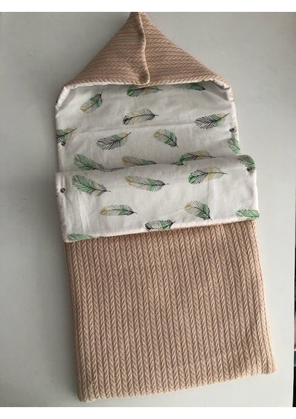 Bej Örgü Yeşil Tüy Poplin Şapkalı Kundak