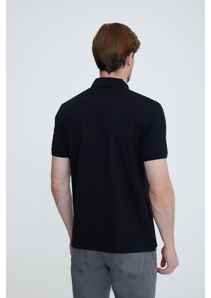 Erkek Siyah Polo Yaka Desenli TShirt indirimleri