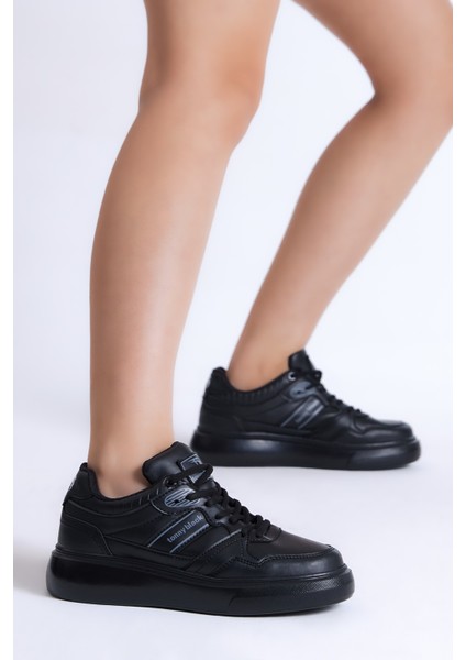 Kadın Siyah Poli Taban Yanı Şeritli Bağcıklı Sneaker