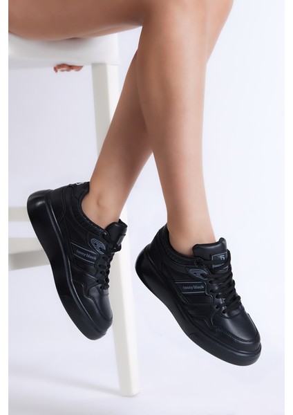 Kadın Siyah Poli Taban Yanı Şeritli Bağcıklı Sneaker modelleri