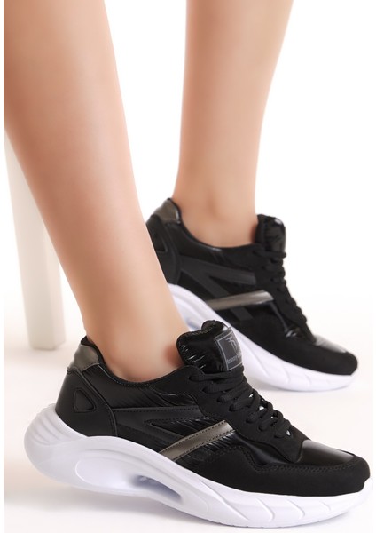 Kadın Siyah Beyaz Faylon Taban Şeritli Bağcıklı Spor Ayakkabı fiyatları