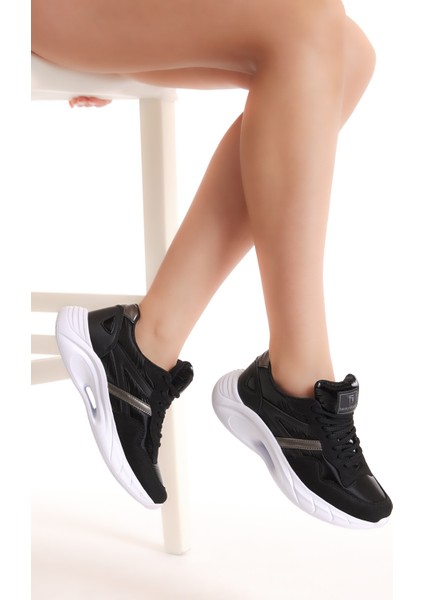 Kadın Siyah Beyaz Faylon Taban Şeritli Bağcıklı Spor Ayakkabı modelleri