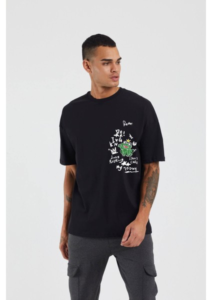 Kral Kurbağa Baskılı Siyah Oversize Tshirt fiyatları