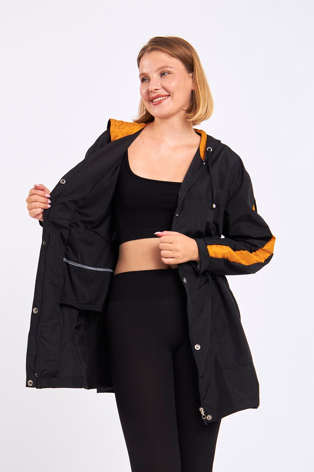 Moda Tuğram Micro Midi Siyah Kolları Detaylı Yağmurluk & Rüzgarlık görsel 2