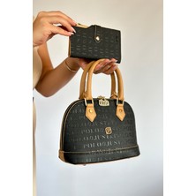 Just Polo Premium Seri Kabartma Desenli Pamuk Dokuma Askılı Vegan Kadın Omuz Çantası 4076 Siyahtaba Kombin