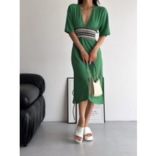 MST Bürümcük Kumaş Beli Gipe Nakışlı Elbise