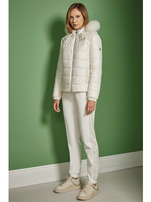 Guitar Kadın Şişme Mont Ekru Renk Yumuşak Kürk Detayıyla Kışa Uygun Kısa Boy