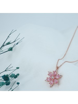 Neva Jewelry 925 Ayar Favori Koyu Pembe Lotus Çiçeği Modelli Gümüş Kolye