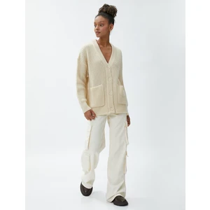 Örgü Hırka V Yaka Düğmeli