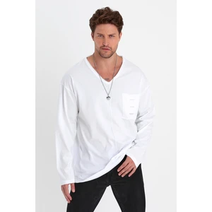 Uzun Kollu Cep Yırtmaç Detaylı V Yaka Süper Oversize T-Shirt