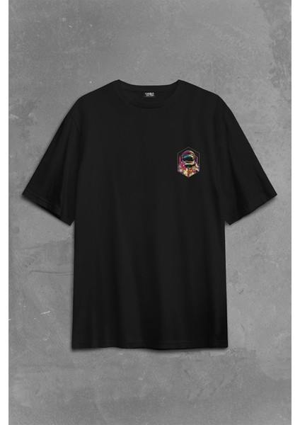 Uzayda Satürn Gezegeni Yanında Basketbol Oynayan Astronot Sırt Ön Baskılı Oversize Tişört T-Shirt
