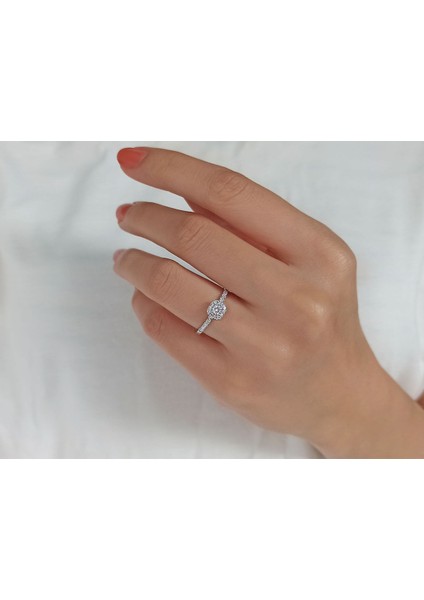 1 Karat Prenses Kesim Pırlanta Görünümlü Tektaş Yüzük 0423R0116