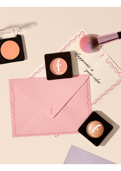 Blush-On Yüksek Pigmentli & Yoğun Işıltılı Kompakt Toz Allık indirimleri