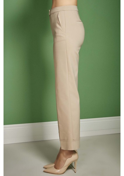 Bol Paça Bej Dokuma Pantolon indirimleri