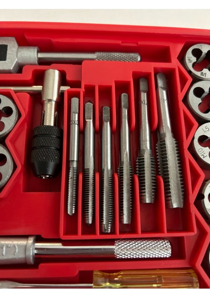 Kılavuz ve Pafta Takımı 40 Parça Metrik MK2600 fiyatları