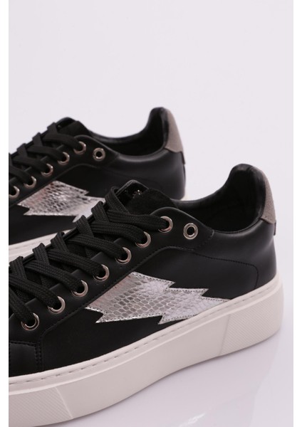 1002 Kadin Sneaker fırsatları