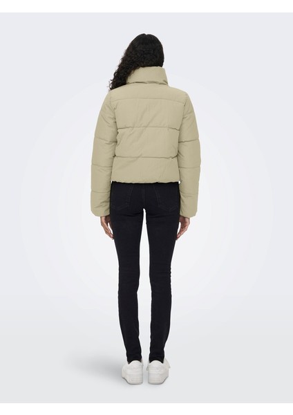 Kadın Crop Oversize Mont - Minimalist Günlük Şıklık modelleri