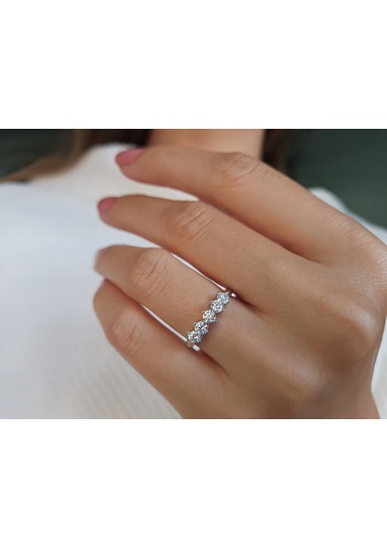 G Renk 0,65 Karat Pırlanta 5 Taş Yüzük 0417R0038 fırsatları