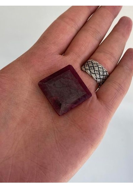 Faset Kesim Doğal Yakut Taşı 90 Karat ( Ruby , Rubin Stone)