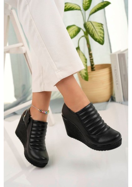 Dolgu Taban Fermuarlı Siyah Cilt Kadın Ayakkabı fiyatları