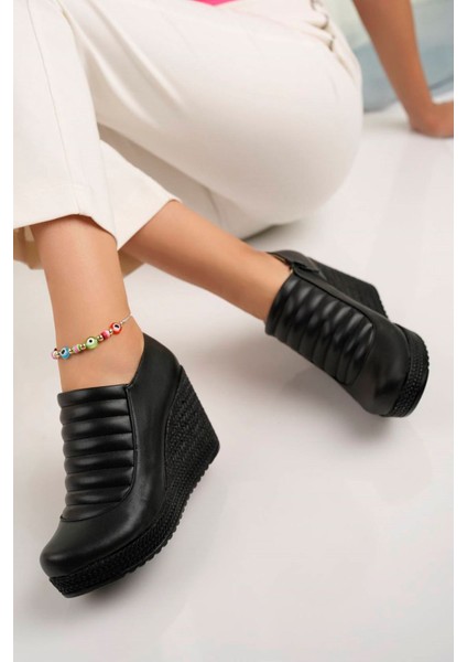 Dolgu Taban Fermuarlı Siyah Cilt Kadın Ayakkabı modelleri