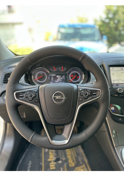 Opel Insignia Sport Araca Özel Direksiyon Kılıfı