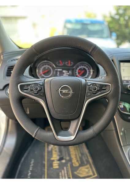 Opel Insignia Sport Araca Özel Direksiyon Kılıfı fiyatları