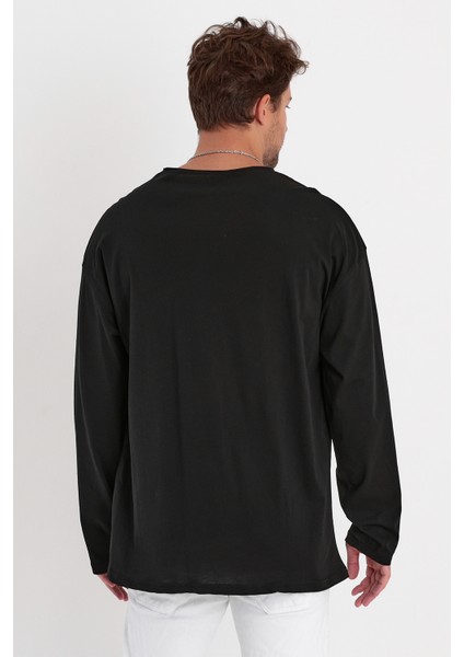 Uzun Kollu Cep Yırtmaç Detaylı V Yaka Süper Oversize T-Shirt