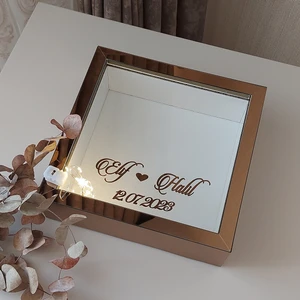 Verda Çerçeve 
isimli ve Ledli 25X25 cm Verda Anı Çerçevesi-6 cm Derinlikli Anı Çerçevesi Gül Kutusu! Bronz
