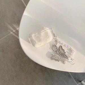 Airpods 3. Nesil Uyumlu Kelebekli Transparan Kılıf ( Ürün Kulaklık Değil )