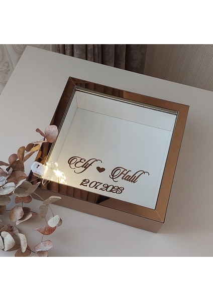 isimli ve Ledli 25X25 cm Verda Anı Çerçevesi-6 cm Derinlikli Anı Çerçevesi Gül Kutusu! Bronz