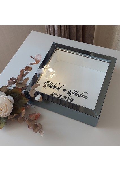 isimli ve Ledli 25X25 cm Verda Anı Çerçevesi-6 cm Derinlikli Anı Çerçevesi Gül Kutusu! Füme