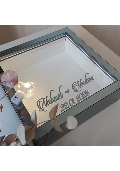 isimli ve Ledli 25X25 cm Verda Anı Çerçevesi-6 cm Derinlikli Anı Çerçevesi Gül Kutusu! Füme