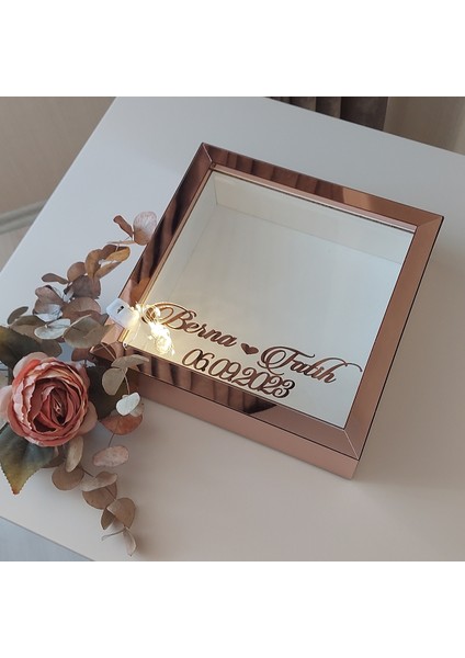 isimli ve Ledli 25X25 cm Verda Anı Çerçevesi-6 cm Derinlikli Anı Çerçevesi Gül Kutusu! Rose