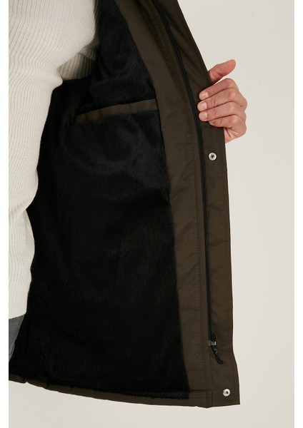 Su Itici Slim Fit Çıkarılabilir Kapüşonlu Mont Erkek Mont 5711559 indirimleri