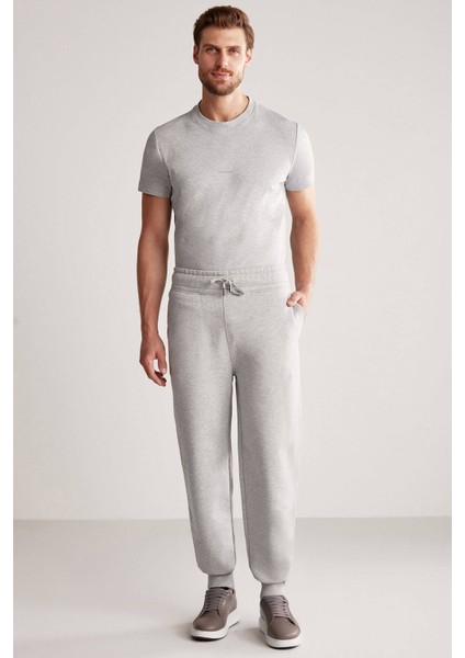 M Logolu Açık Gri Jogger Pantolon fiyatları
