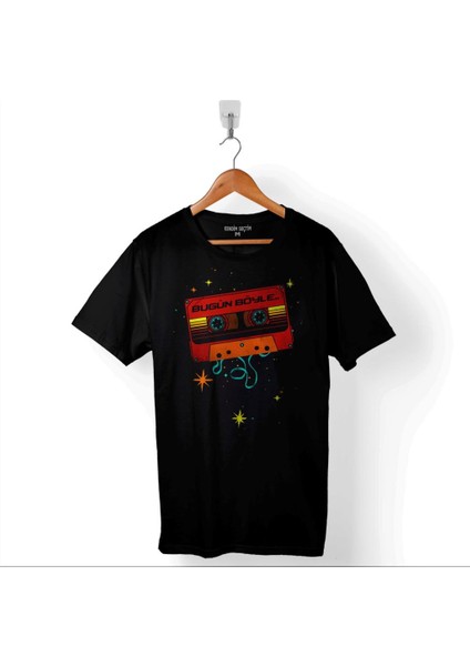 Bugün Böyle Olsun I Love Music Müzik Grup Kaset Baskılı Tişört T-Shirt