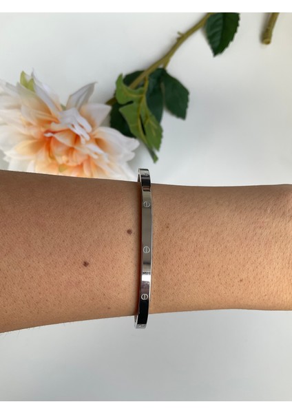 Paslanmaz Kararmaz Kadın Çelik Bileklik