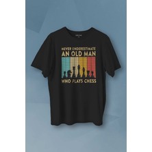 Kendim Seçtim Chess Satranç Retro Vintage Kısa Kollu Baskılı Erkek T-Shirt Tişört