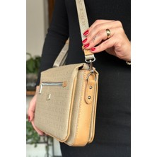 Just Polo Kadın 3 Bölmeli Ayarlanabilir Uzun Askılı Postacı Çantası ve Omuz Çantası Kum Renk 4013