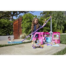 Barbie'nin Rüya Karavanı, 76 Cm Yüksekliğinde Ve Dönen Tekerlekli, 7 Oyun Alanı, Havuz, Kaydırak Ve 60'Tan Fazla Kamp Aksesuarı, 3 Yaş Ve Üzeri Hcd46