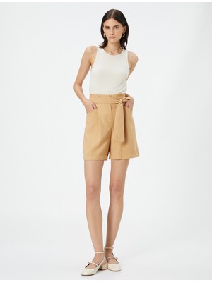 Koton İpeksi Dokulu Şort Kemerli Cepli