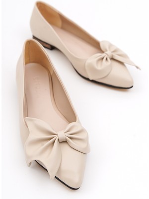 Divolya Amara Bej Fiyonklu Kısa Topuklu (1,5 Cm) Sivri Burun Günlük Babet