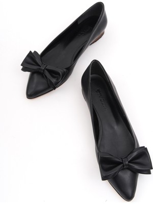 Divolya Naomi Siyah Çift Fiyonklu Kısa Topuklu (1,5 Cm) Sivri Burun Günlük Babet