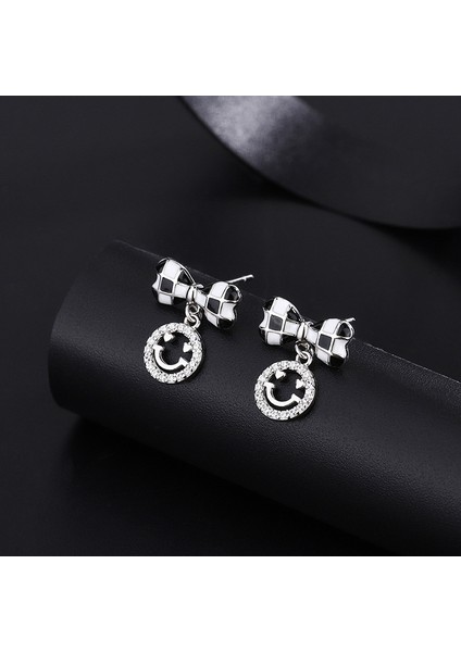 Gümüş Fiyonk Küpe, Kadın Küpe, Sevimli ve Şık (Yurt Dışından)