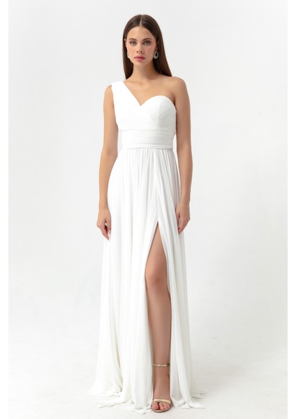 Kadın Beyaz Tek Omuz Yırtmaçlı Uzun Abiye Elbise modelleri