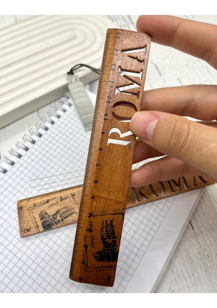 Roma Desenli Vintage Ahşap Cetvel / Yer Imi
